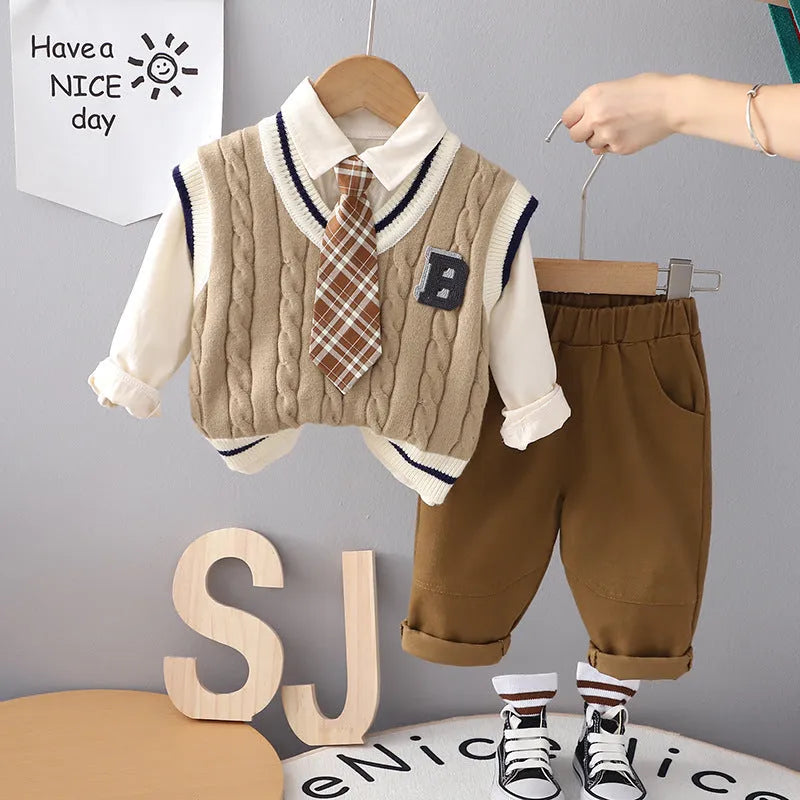 Boys autumn cotton three-piece suit set in beige with letter pattern vest top and trousers