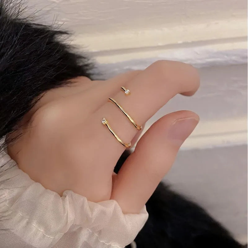 Women's 925 sterling silver geometric ring in plain silver finish