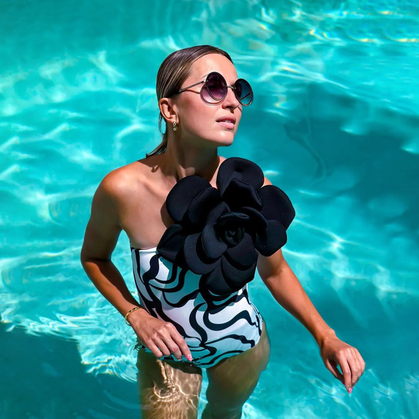 Women's one-piece swimsuit with three-dimensional flower design in polyester fabric for swimming