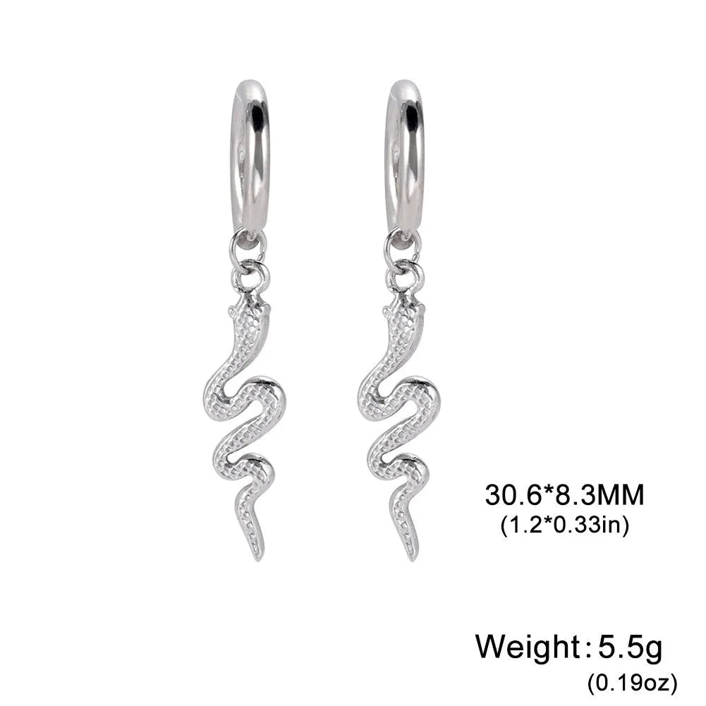 Snake-shaped vintage ear clips in gold or steel colour with stainless steel construction