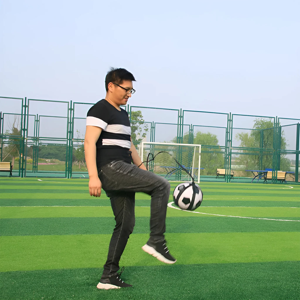 Black football juggling belt with 2 metre rotating cord for ball control training