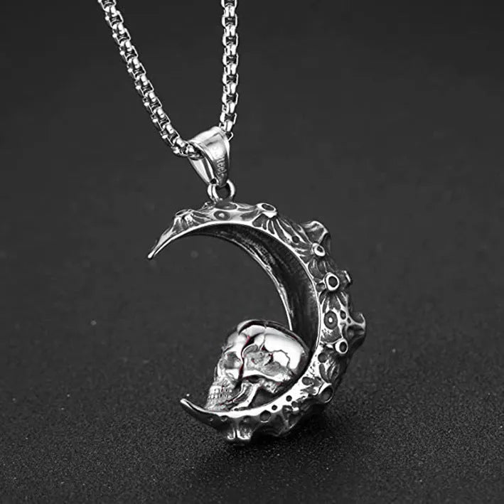 Men's silver stainless steel skull necklace with alloy pendant in sports style