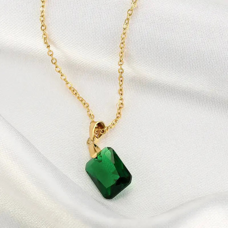Copper geometric rectangular pendant necklace with quadrilateral design on O-ring chain in XL1006 Green colour