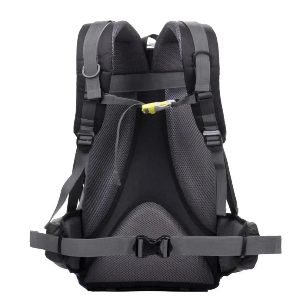 Green polyester leisure sports backpack with 32x50cm dimensions for outdoor activities