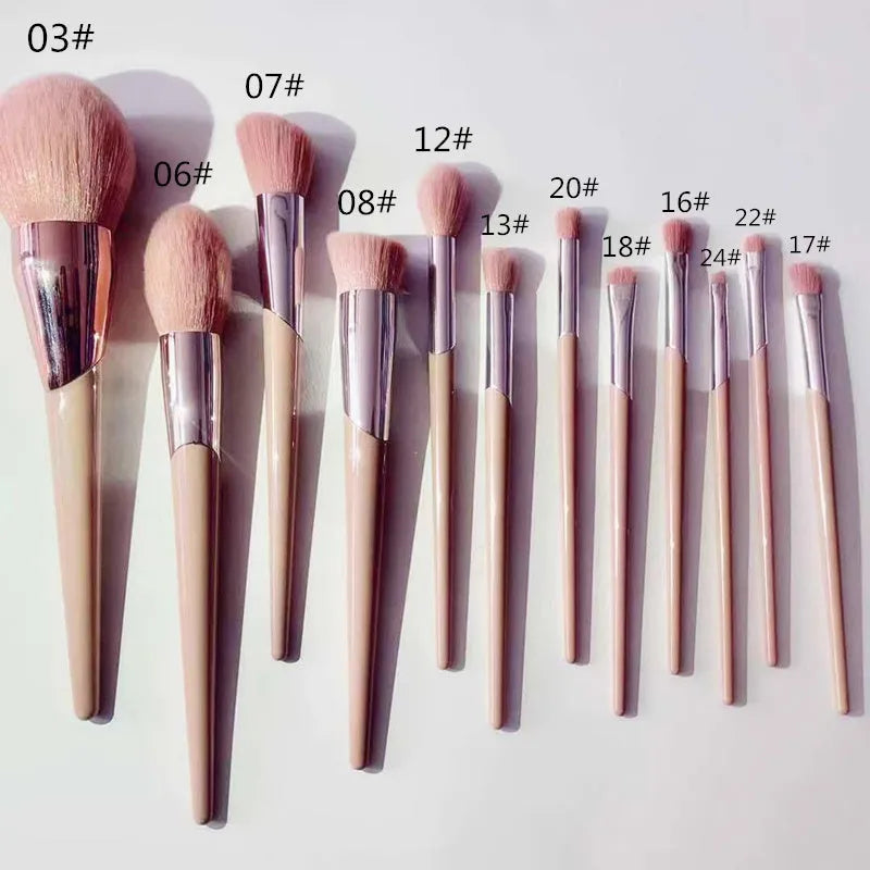 Girly heart pink 5-piece makeup brush set with eyeshadow brush and free storage bag