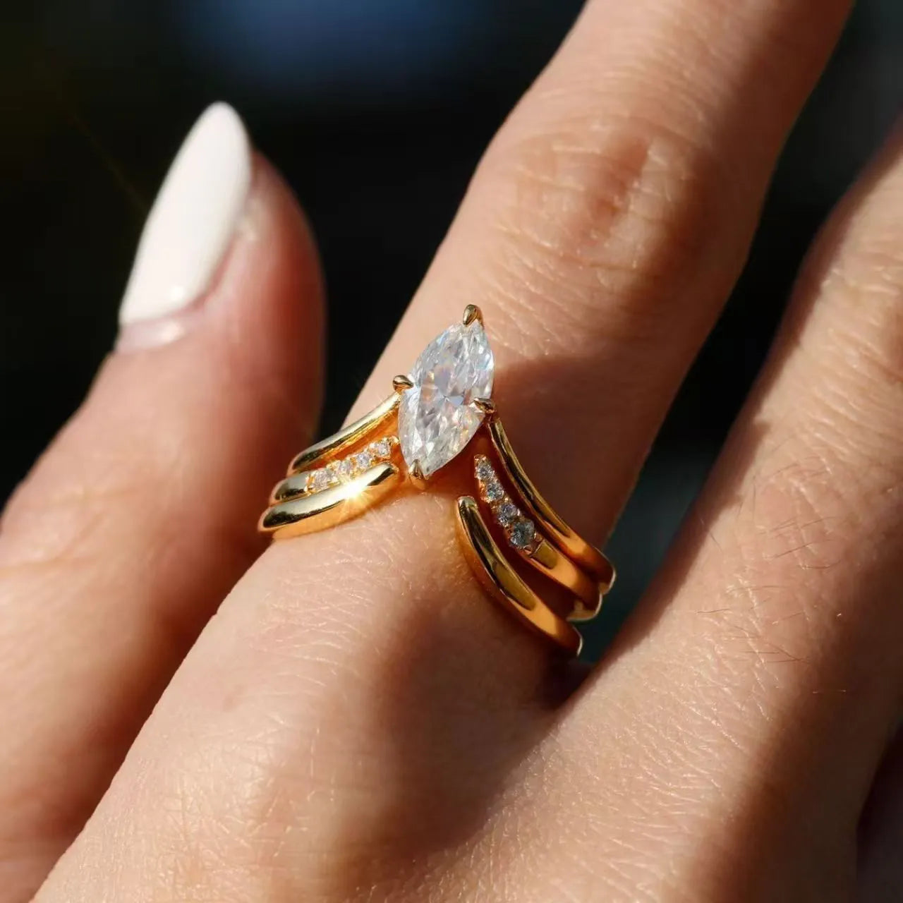 Gold zinc alloy geometric ring set with inlaid horse eye motif for women