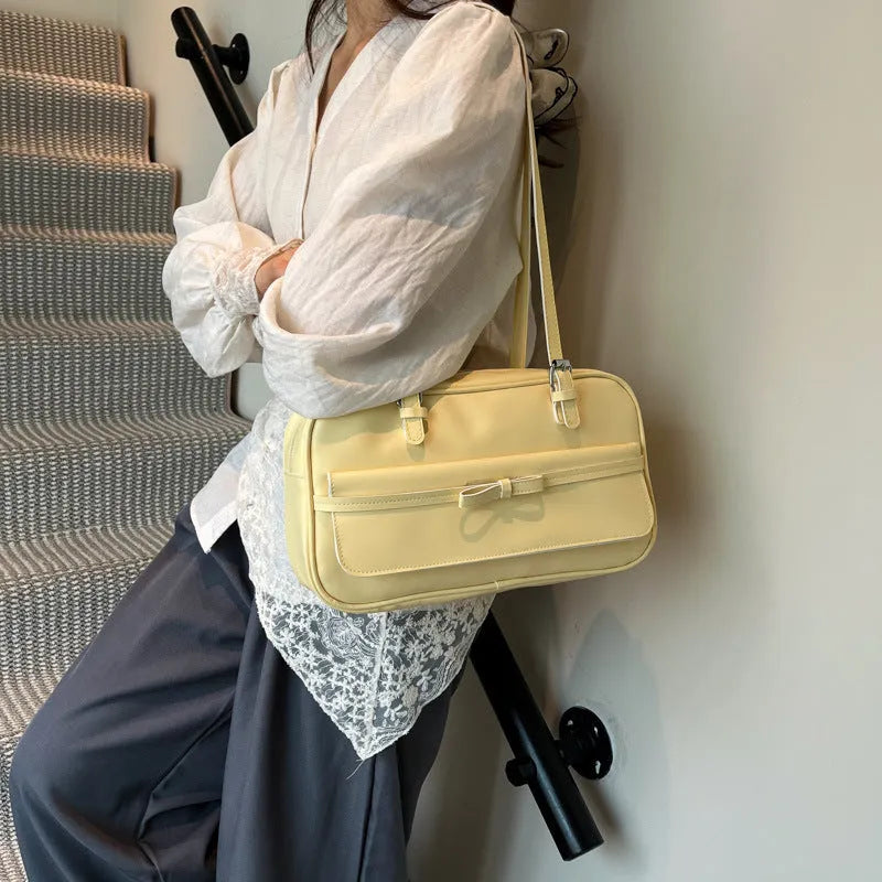 Women's single-shoulder flap bag in PU leather with mobile phone pocket and double-joint strap