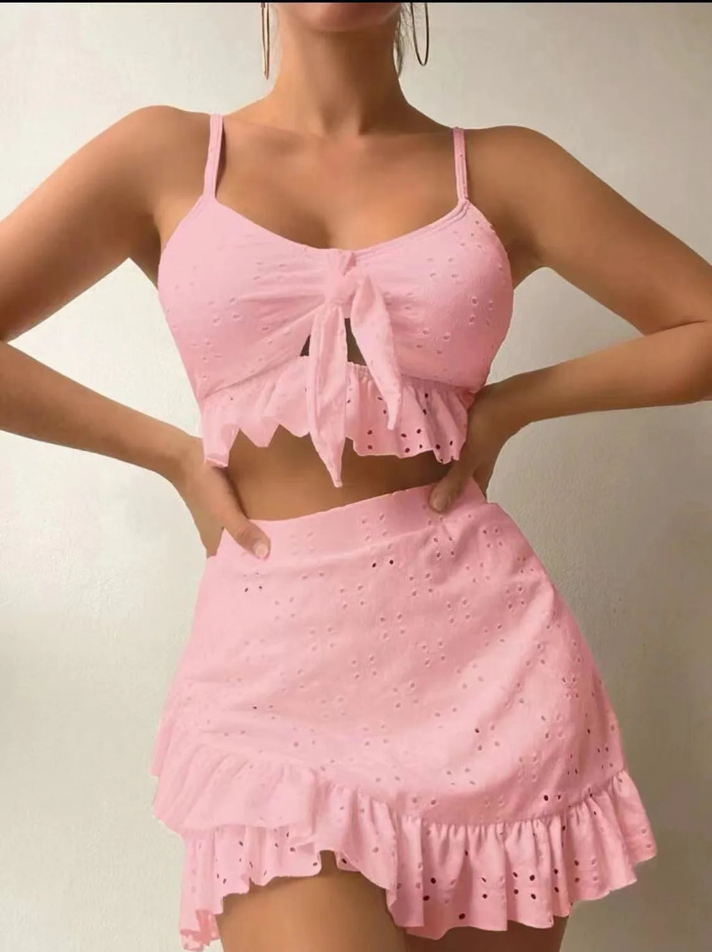 Women's split hip skirt three-piece bikini swimsuit in polyester fabric