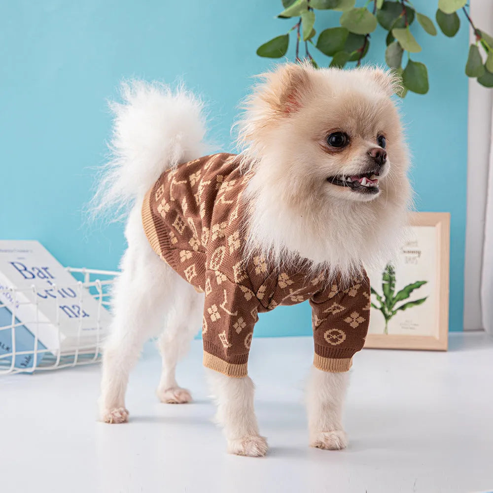 Wool dog sweater in European style for autumn and winter wear