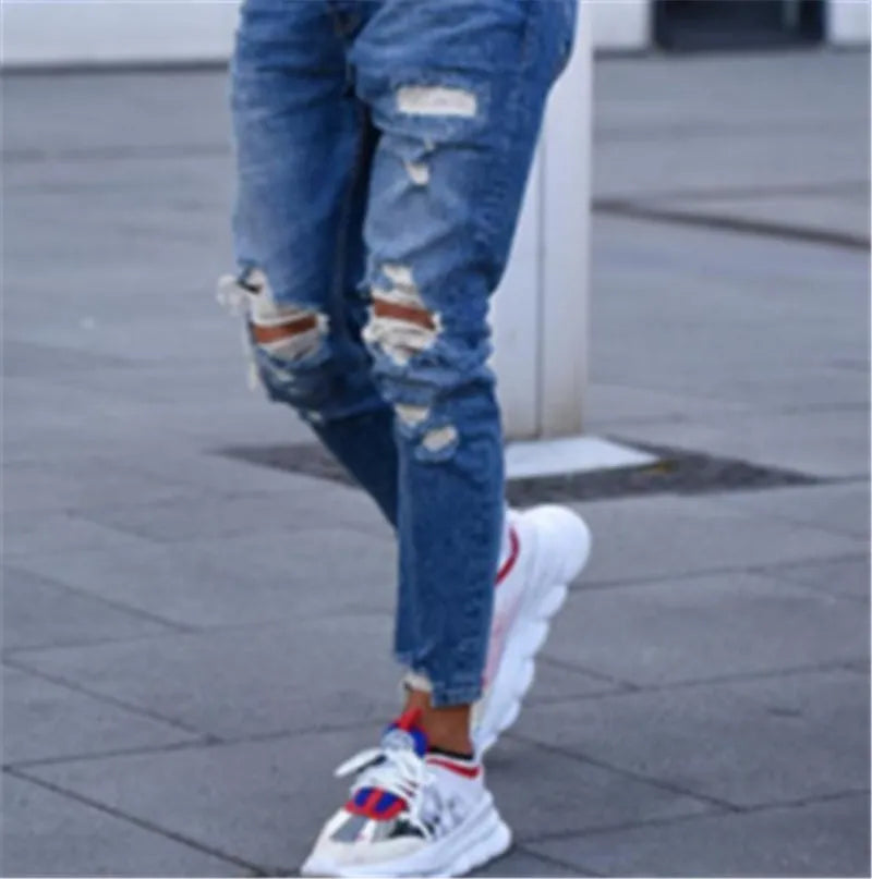 Men's cotton jeans in deep blue colour with slim fit styling