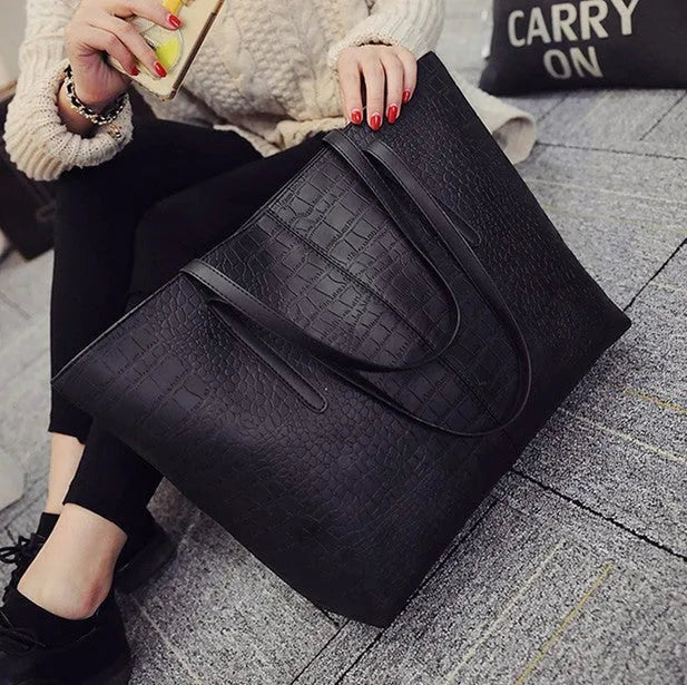 European simple fashion shoulder bag handbag in black or grey colour for spring summer 2021