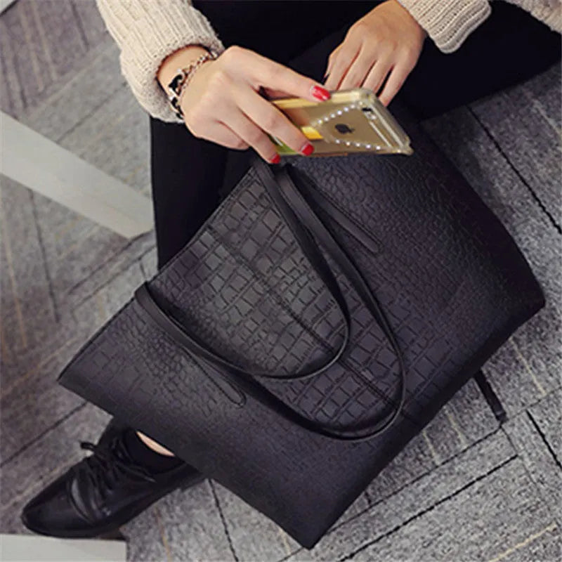 European simple fashion shoulder bag handbag in black or grey colour for spring summer 2021