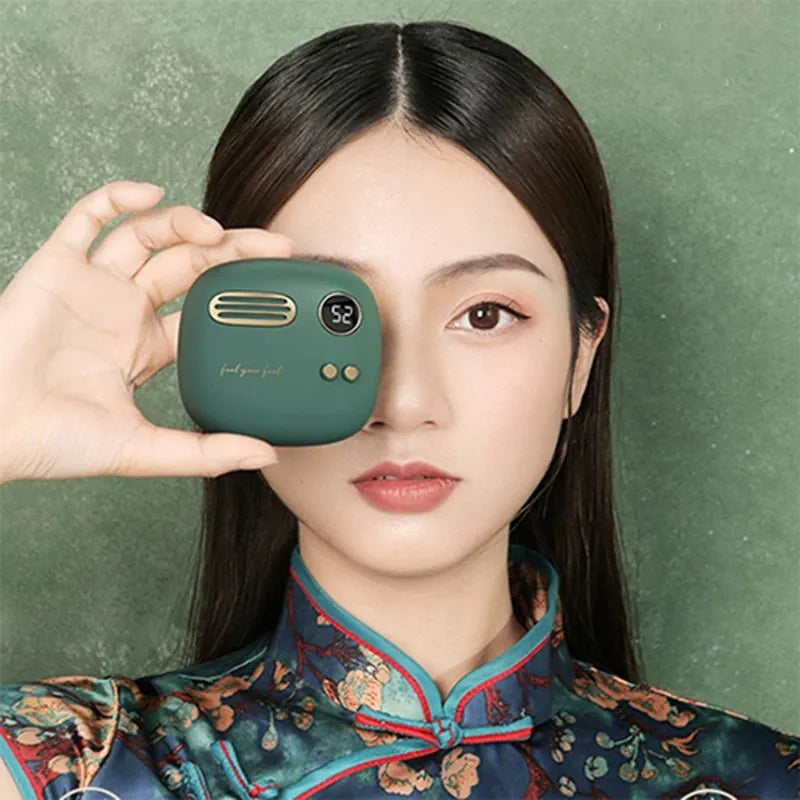 2-in-1 retro hand warmer power bank 5000mAh with digital temperature display in Chie Purple colour