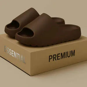 Women's thick-sole beach slipper in a choice of colours, showing EVA injection-moulded construction.