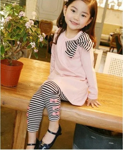 Pink cotton two-piece clothing set for girls in sizes 110cm to 140cm.