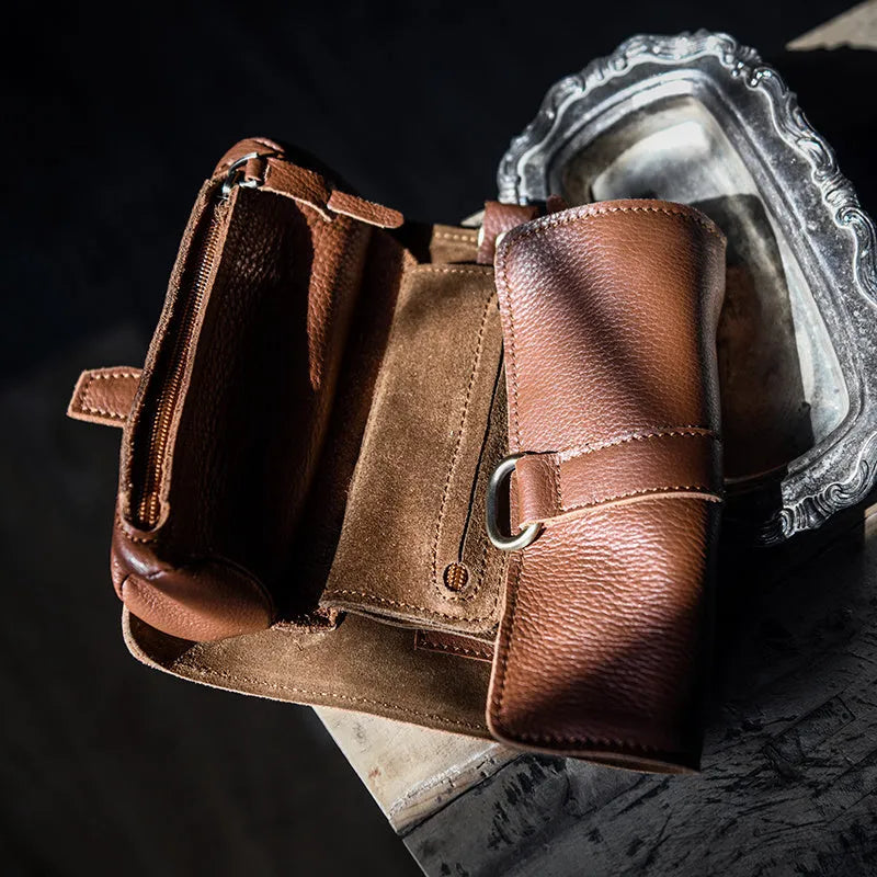 Handmade vintage leather wallet in black or dark brown with tape closure, dimensions 20x10x4cm