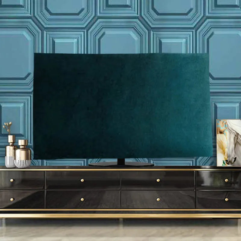 Velvet fabric dust cover for LCD televisions in pink, shown next to size options from 32 to 70 inches.