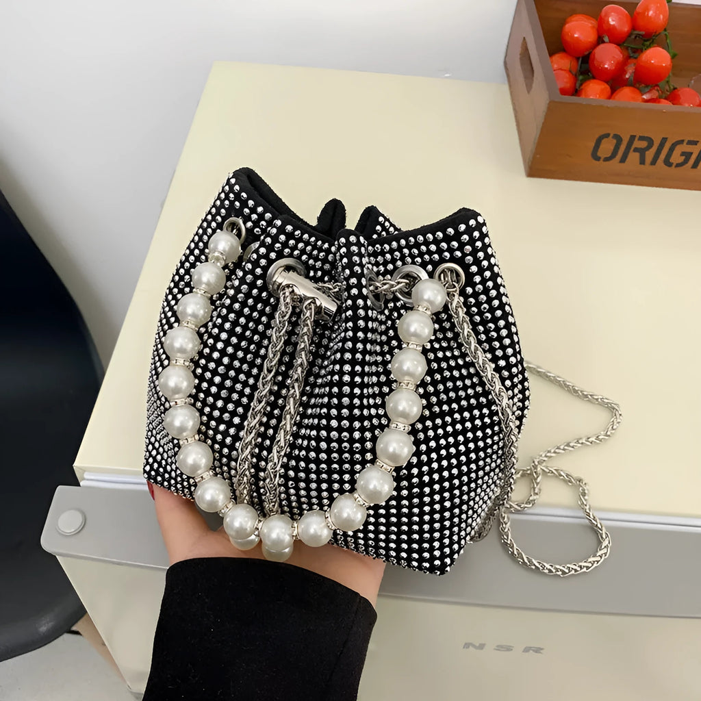 Western-style diamond shoulder bag with chain crossbody strap in bucket shape