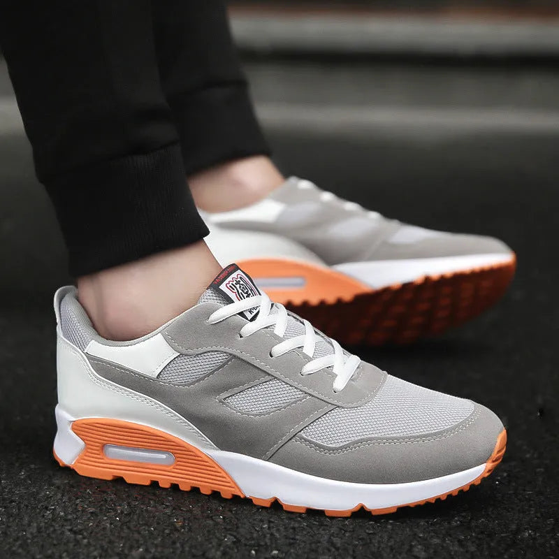 Men's thick-soled cushioned running shoes with breathable colourblock upper and rubber sole