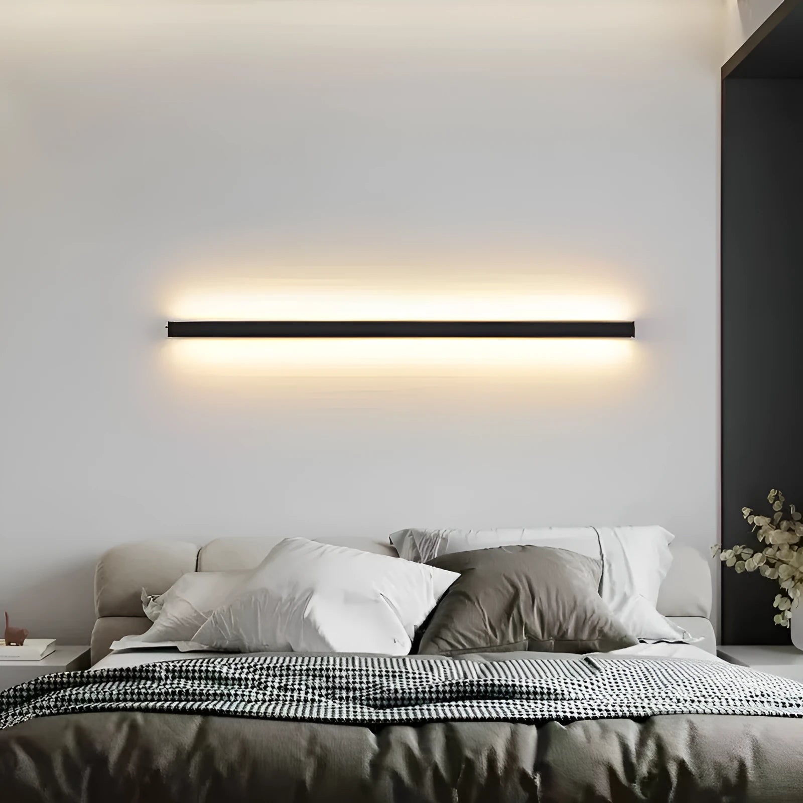 80 cm long black aluminium LED strip wall lamp with touch control for three light colours.