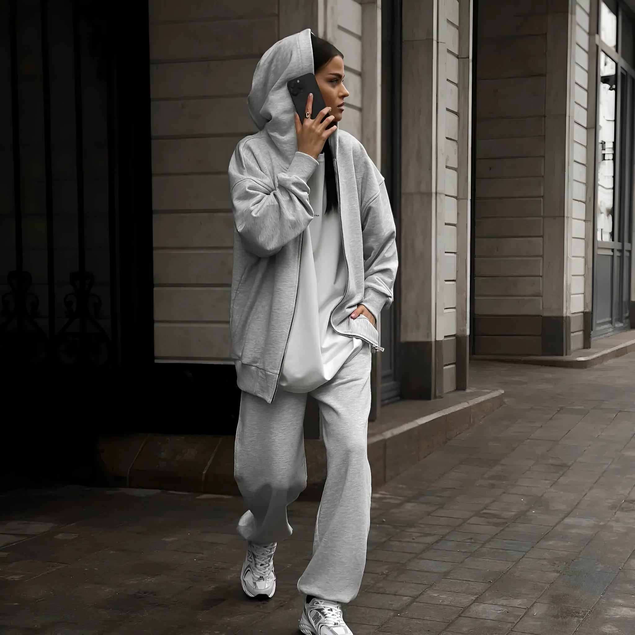 Women's loose fit street style two-piece set with long-sleeved coat and trousers in grey