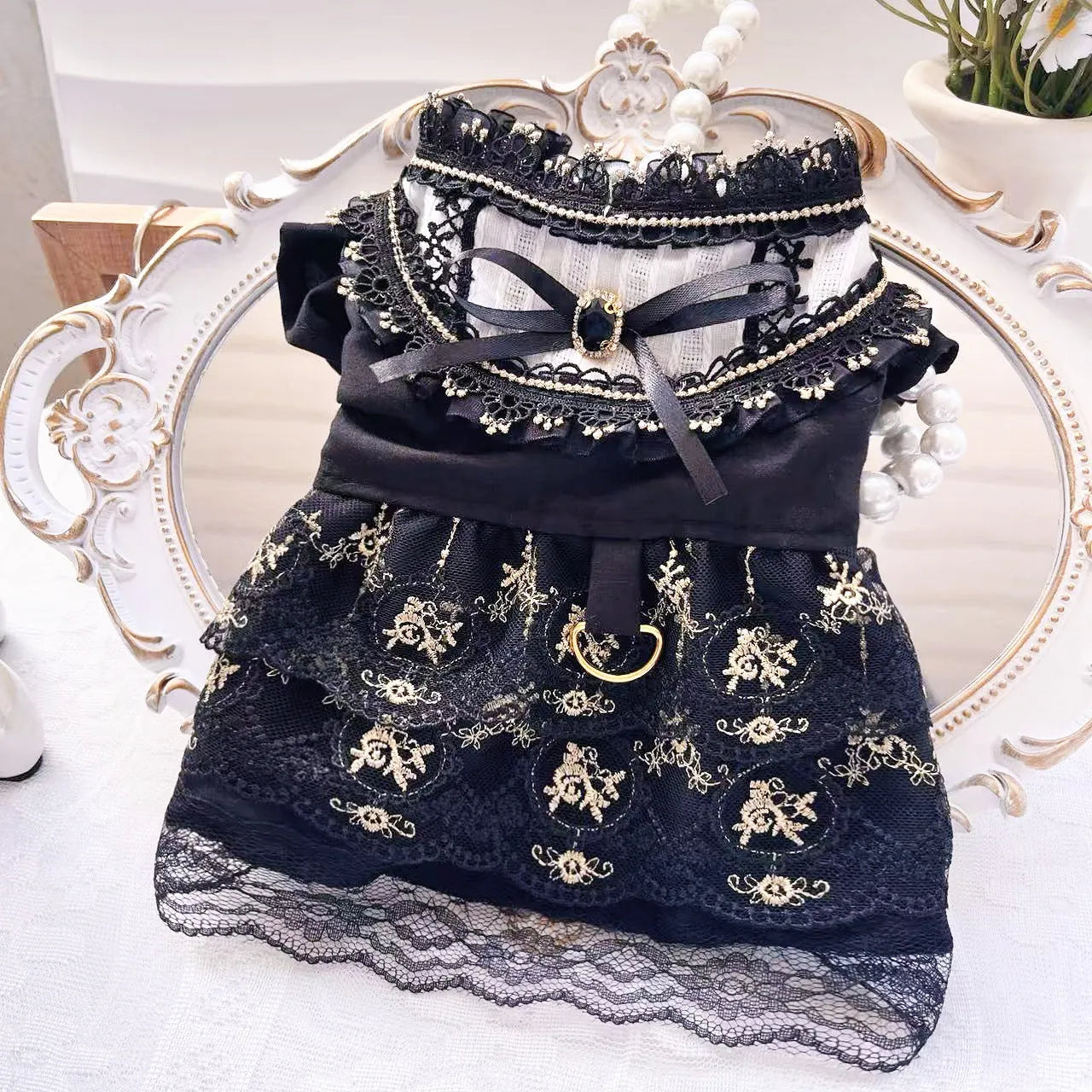 Golden gothic princess-style polyester skirt for cats and dogs showing detailed sizing options