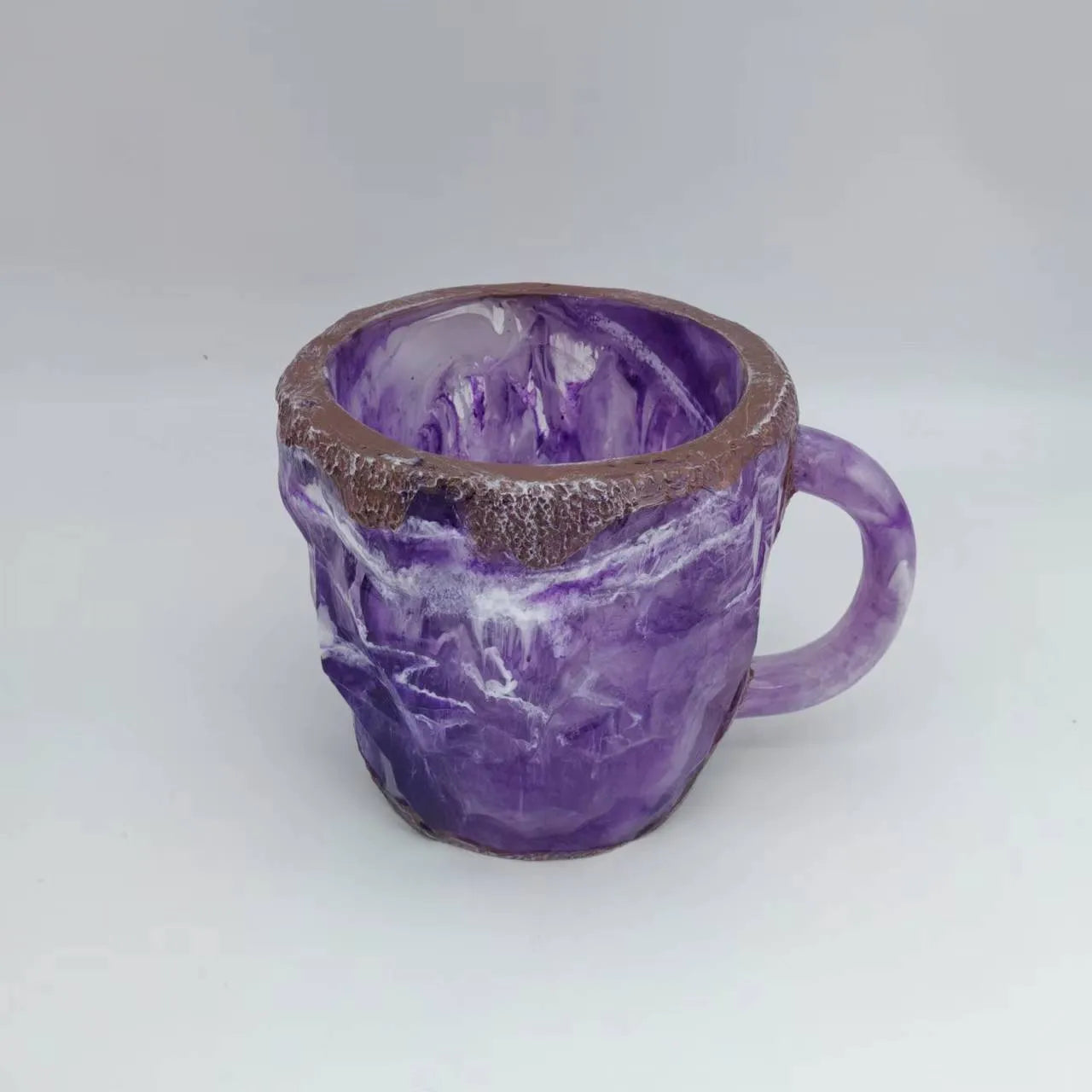 Clear resin coffee mug with handle showing internal crystal structure, 400ml capacity.