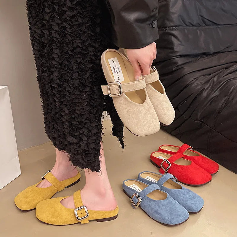 Women's flat closed toe slippers with square head design in PU material and rubber sole