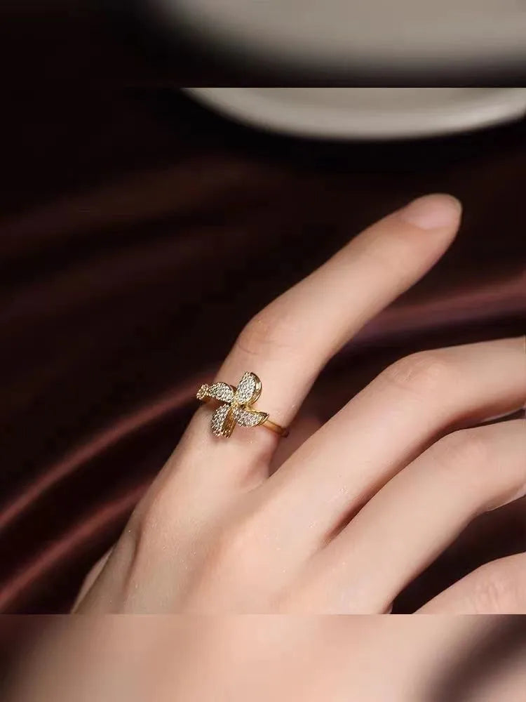 Micro inlaid rotating ring in copper with gold or silver electroplated finish