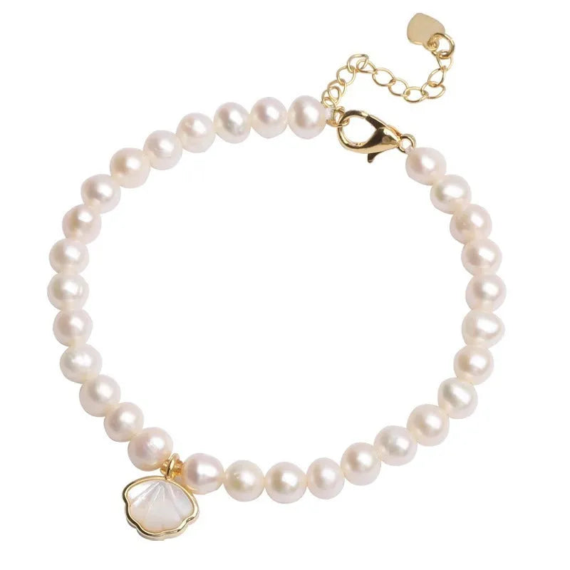 Women's freshwater pearl bracelet with fan-shaped pearl arrangement and alloy clasp