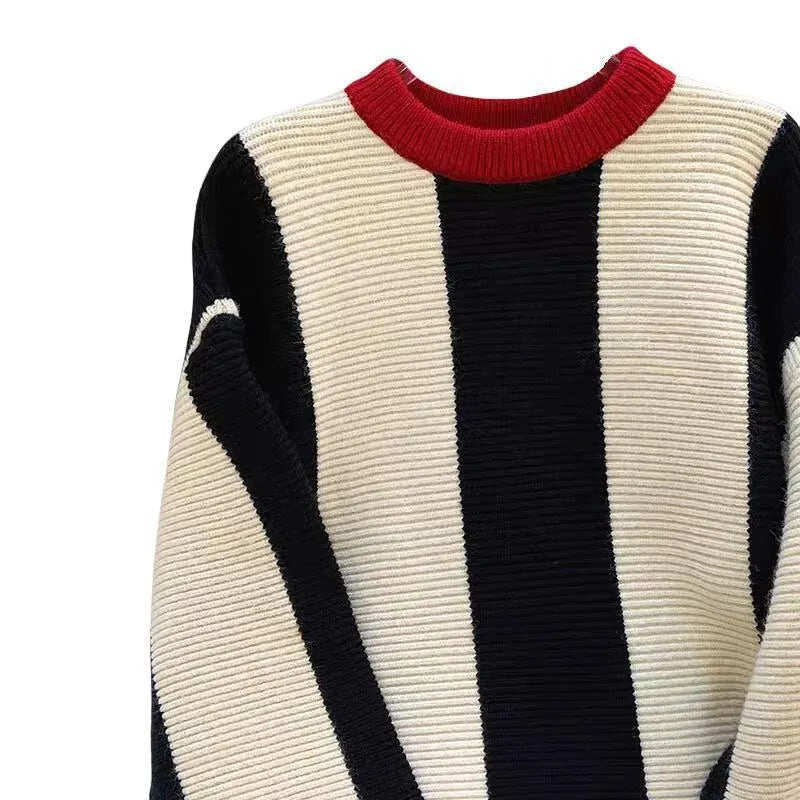 Women's round neck striped cashmere sweater in contrasting colours with regular sleeves