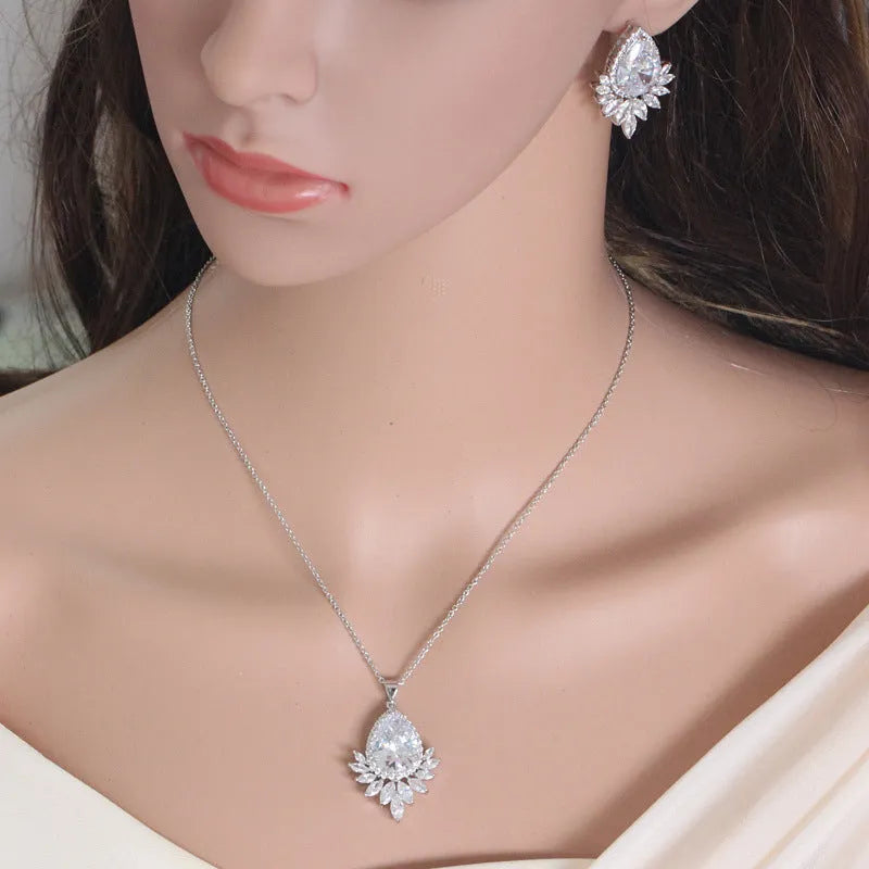 AAA jewellery chain necklace, earrings and bracelet set in blue, red or white for formal events