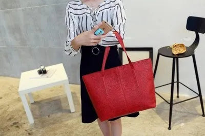 European simple fashion shoulder bag handbag in black or grey colour for spring summer 2021