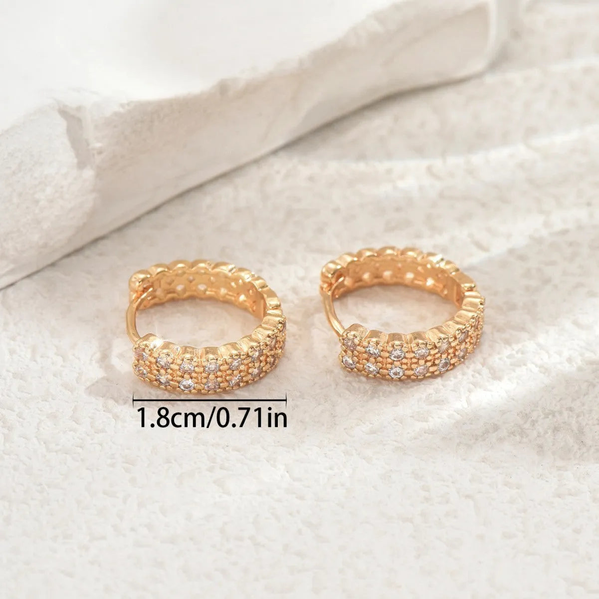 Geometric pattern copper ear studs with round dot ring design in colour DE20288