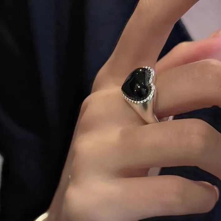 S925 sterling silver heart agate ring with adjustable open-mouth design in black colour