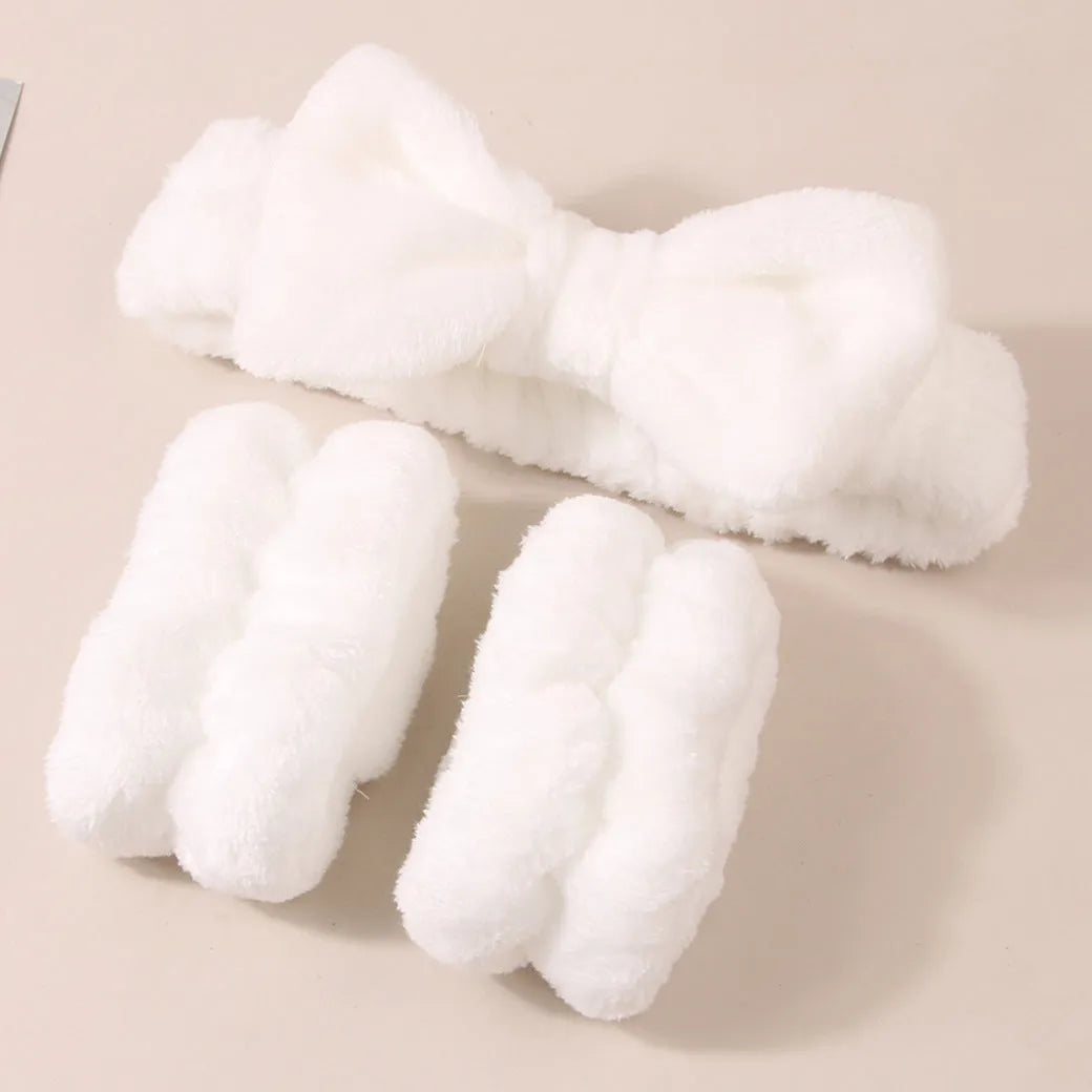 Facial brush set with coral fleece hair band and plastic handle in multiple colour options