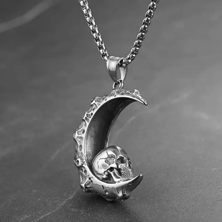 Men's silver stainless steel skull necklace with alloy pendant in sports style