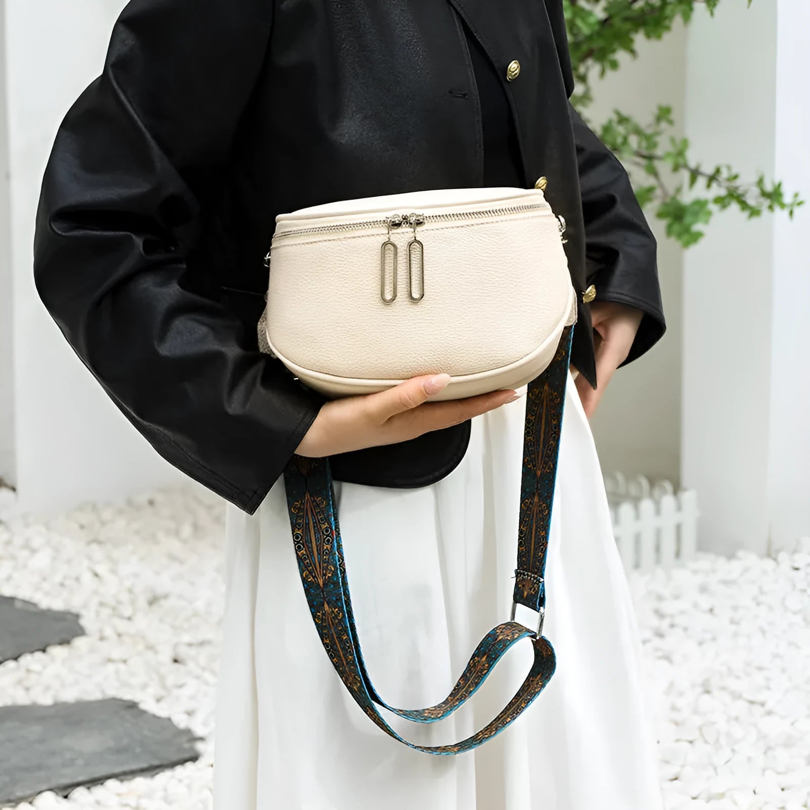 Women's soft PU leather crossbody messenger bag in saddle shape with single strap