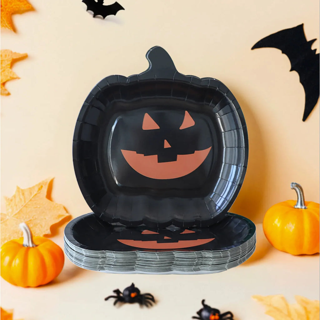 Halloween disposable paper plates with black pumpkin design, 9-inch diameter