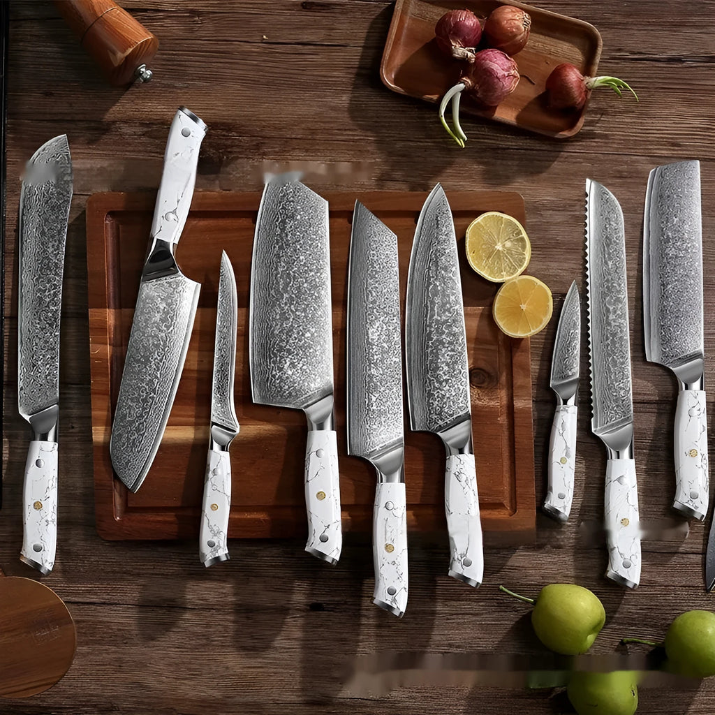 Damascus chef's knife with 21cm VG10 steel blade and modern handle design