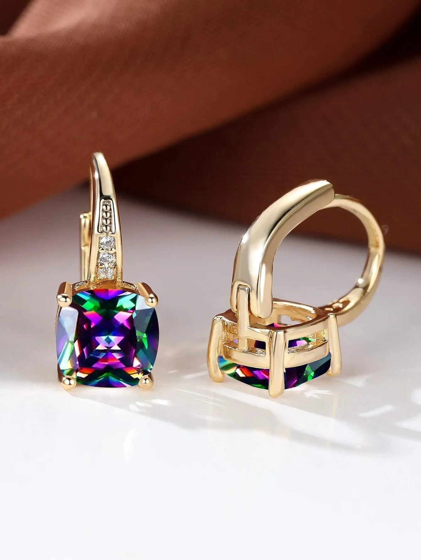 Geometric quadrilateral copper ear clips with moissanite stone inlay and electroplated gold finish