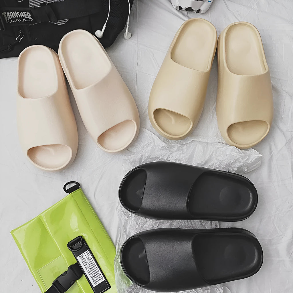 Women's thick-sole beach slipper in a choice of colours, showing EVA injection-moulded construction.