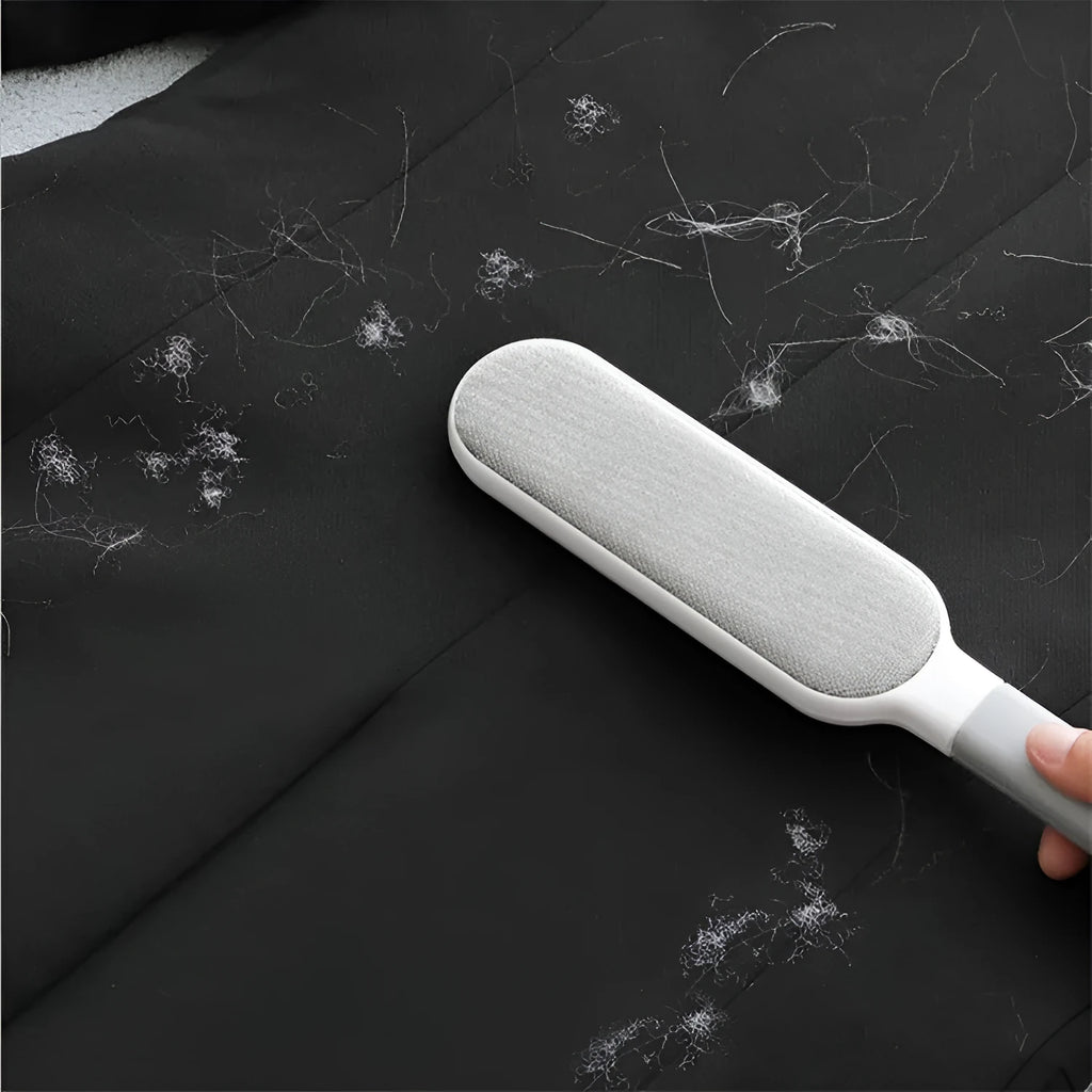 Electrostatic hair removal brush with ABS handle and polyester yarn head in two sizes L and S for pet hair and lint removal