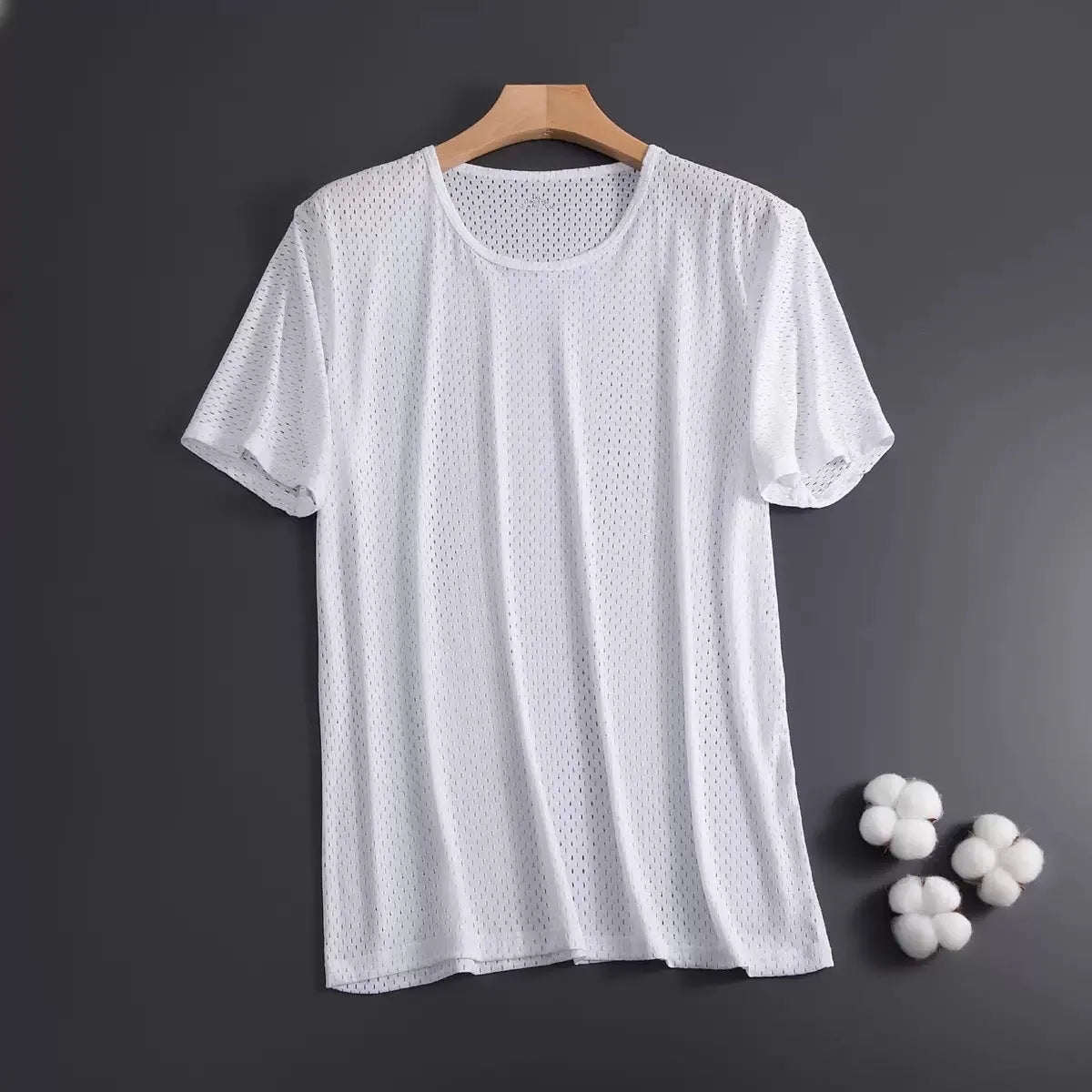 Men's ice silk short sleeve T-shirt in solid colours with crew neck and loose fit