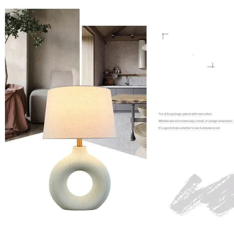 Feng Pottery Pot Japanese-style ceramic table lamp in small white or black with button switch