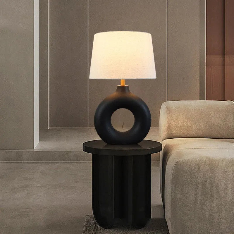 Feng Pottery Pot Japanese-style ceramic table lamp in small white or black with button switch
