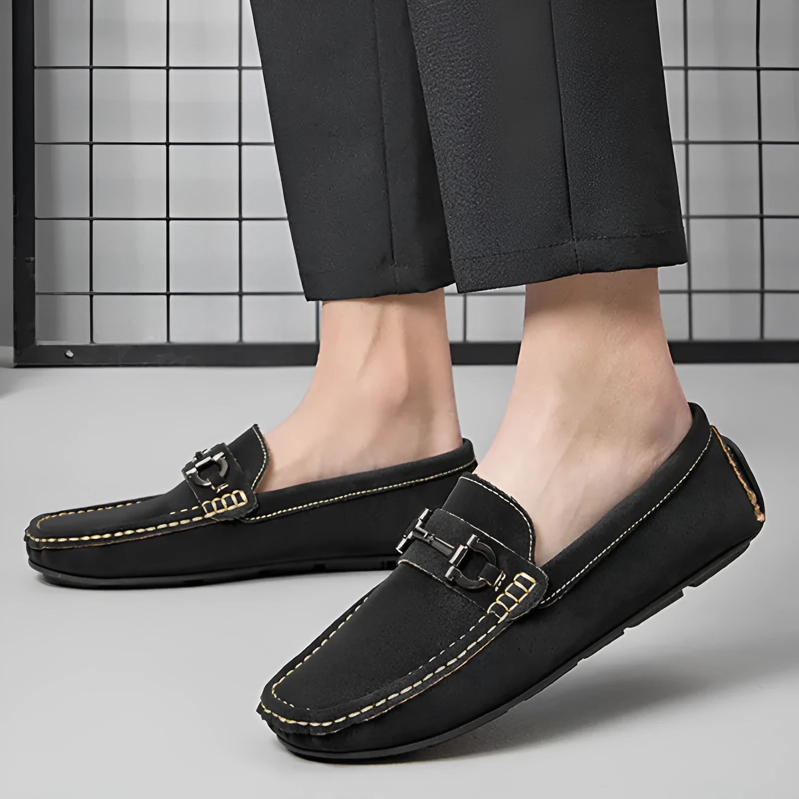 Men's casual round-toe leather shoes in black, brown, and beige colour options