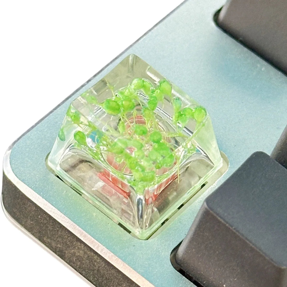 High transparency resin keycap with starry sky design for mechanical keyboards in four colour options