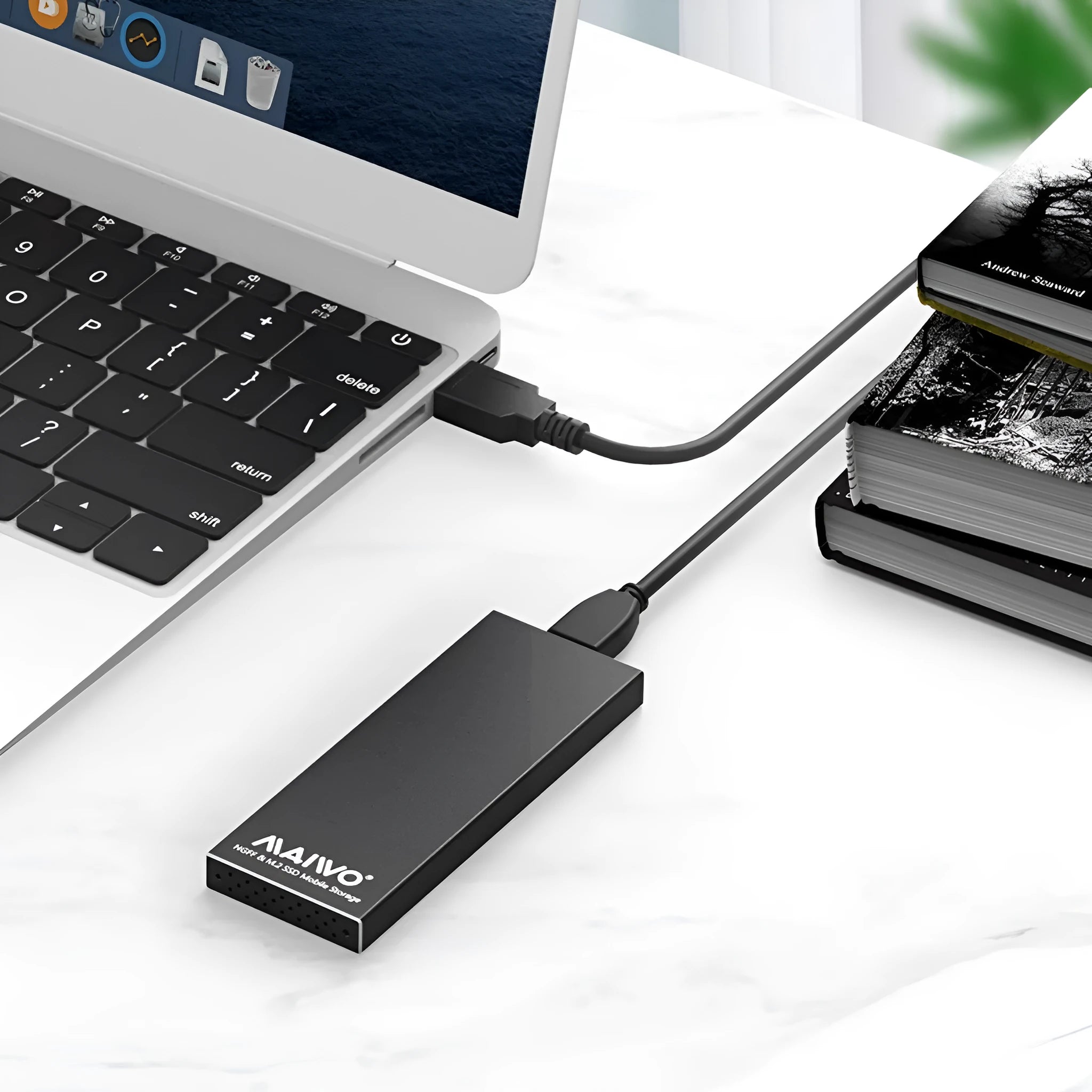 M.2 NGFF SSD enclosure USB 3.0 all aluminium alloy hard disk box in black, 110x40x9.2mm