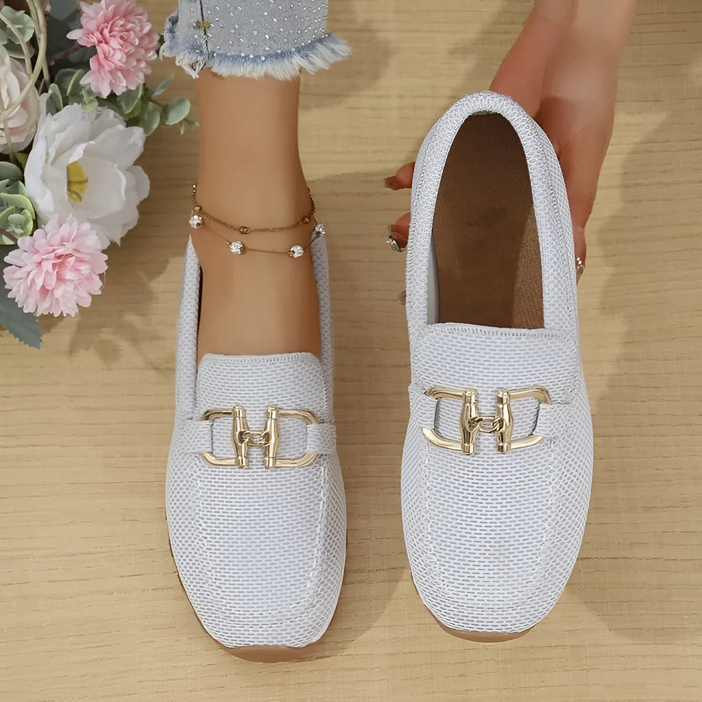 Women's solid colour canvas flat sneakers in khaki, low top round toe design with rubber sole